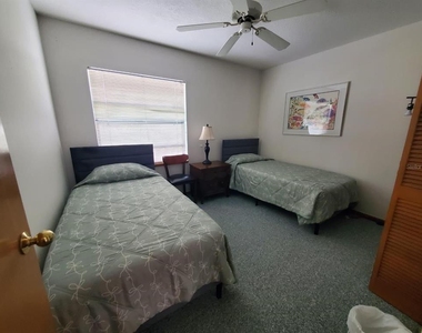2924 Cottage Grove Court - Photo Thumbnail 12
