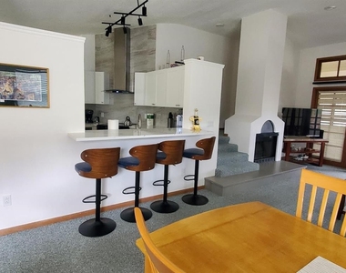 2924 Cottage Grove Court - Photo Thumbnail 1
