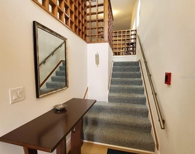 2924 Cottage Grove Court - Photo Thumbnail 3