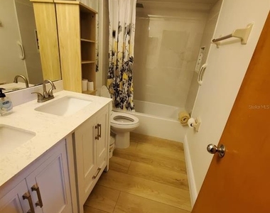 2924 Cottage Grove Court - Photo Thumbnail 4