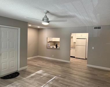 1324 S Pine Ridge Circle - Photo Thumbnail 5