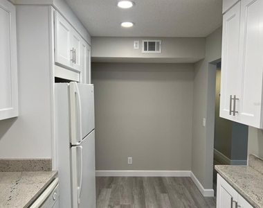 1324 S Pine Ridge Circle - Photo Thumbnail 14