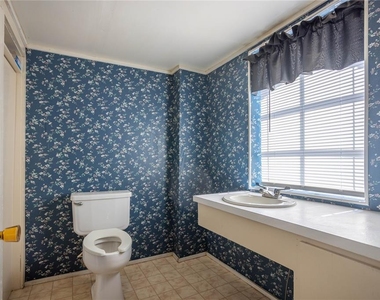 106 W Main Street - Photo Thumbnail 10