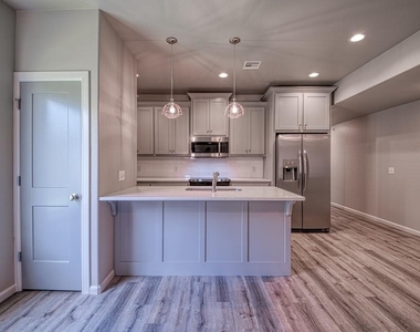 1520 S 7th Street - Photo Thumbnail 6