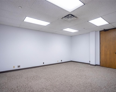 1100 E Main Street - Photo Thumbnail 4