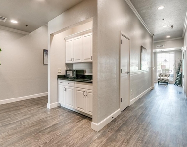 1703 Professional Circle - Photo Thumbnail 5