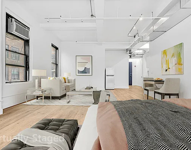 West 36th Street - Photo Thumbnail 3