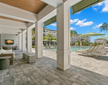 1310 Ridgeview Circle - Photo Thumbnail 3