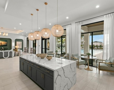1310 Ridgeview Circle - Photo Thumbnail 4
