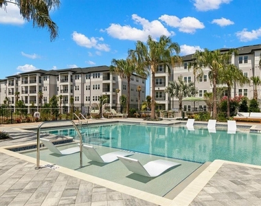 1310 Ridgeview Circle - Photo Thumbnail 1
