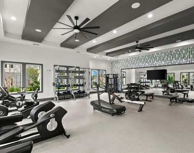 1310 Ridgeview Circle - Photo Thumbnail 15