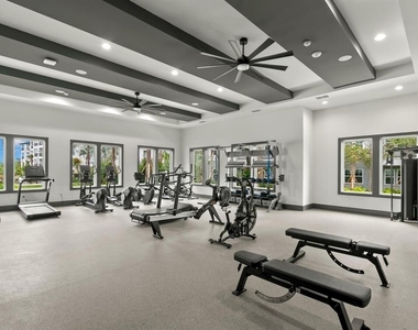 1310 Ridgeview Circle - Photo Thumbnail 16