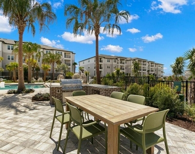 1310 Ridgeview Circle - Photo Thumbnail 4