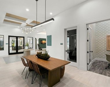 1310 Ridgeview Circle - Photo Thumbnail 14