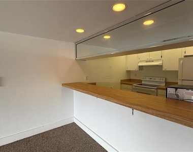 176 Palm View Court - Photo Thumbnail 5
