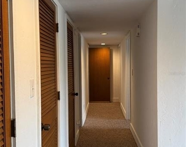 176 Palm View Court - Photo Thumbnail 9