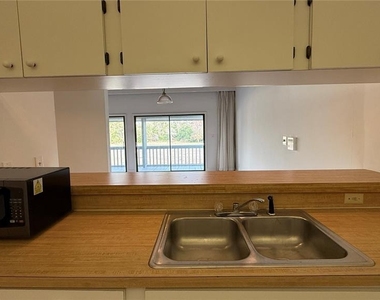 176 Palm View Court - Photo Thumbnail 6