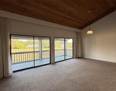 176 Palm View Court - Photo Thumbnail 8