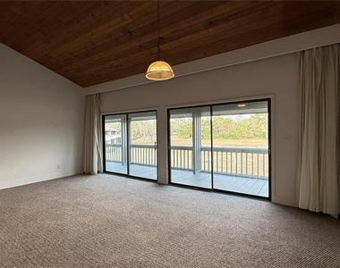 176 Palm View Court - Photo Thumbnail 2