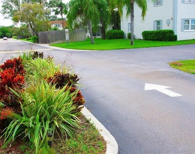 239 S Mcmullen Booth Road - Photo Thumbnail 21