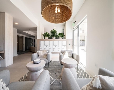11929 Pioneers Way - Photo Thumbnail 16