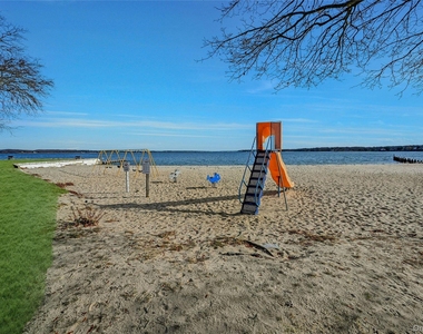 425 Old Shipyard Lane - Photo Thumbnail 27