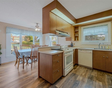 425 Old Shipyard Lane - Photo Thumbnail 6