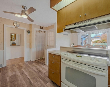 425 Old Shipyard Lane - Photo Thumbnail 15