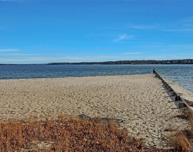 425 Old Shipyard Lane - Photo Thumbnail 24