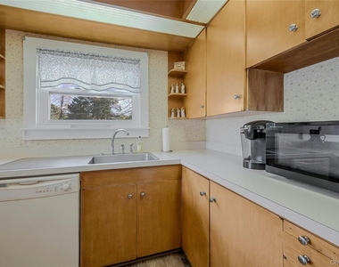 425 Old Shipyard Lane - Photo Thumbnail 14