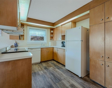 425 Old Shipyard Lane - Photo Thumbnail 5