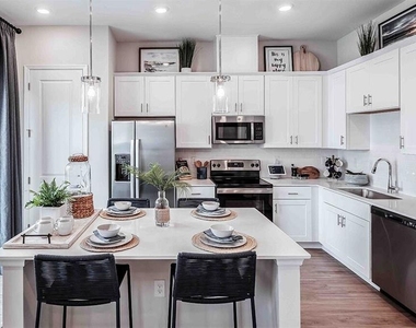 3800 Viceroy Place - Photo Thumbnail 5