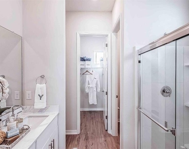 3800 Viceroy Place - Photo Thumbnail 14