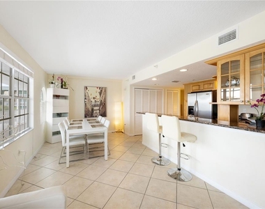 445 Hamden Drive - Photo Thumbnail 10