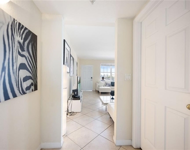 445 Hamden Drive - Photo Thumbnail 5
