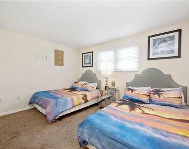 445 Hamden Drive - Photo Thumbnail 3