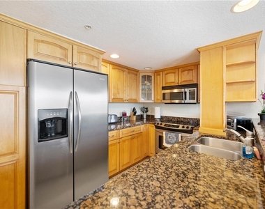 445 Hamden Drive - Photo Thumbnail 15