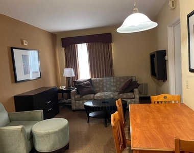 7601 Canada Avenue - Photo Thumbnail 3