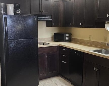 7601 Canada Avenue - Photo Thumbnail 5