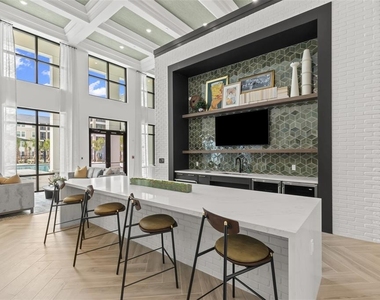 7210 Interbay Boulevard - Photo Thumbnail 7