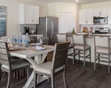 2429 Maidens Bluff Avenue - Photo Thumbnail 8