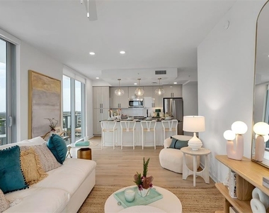 225 1st Avenue N - Photo Thumbnail 15