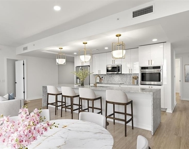 225 1st Avenue N - Photo Thumbnail 25