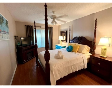 1314 Corona Avenue - Photo Thumbnail 10