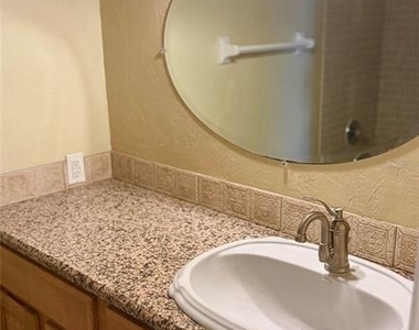 190 Paradise Boulevard - Photo Thumbnail 19