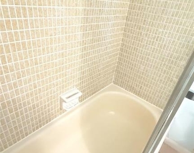 190 Paradise Boulevard - Photo Thumbnail 25