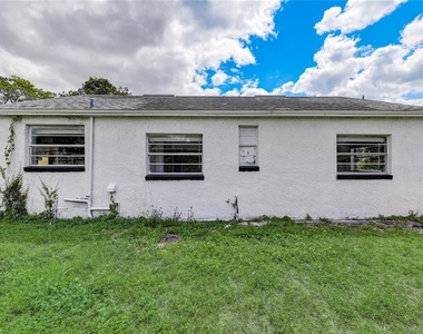 2600 S Crystal Lake Drive - Photo Thumbnail 29