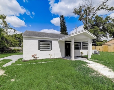 2600 S Crystal Lake Drive - Photo Thumbnail 1