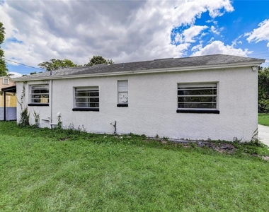 2600 S Crystal Lake Drive - Photo Thumbnail 28