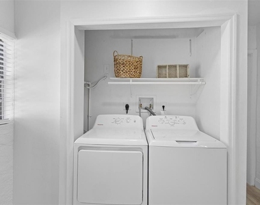 2600 S Crystal Lake Drive - Photo Thumbnail 18